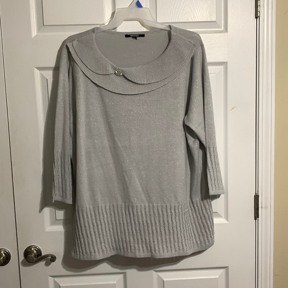 Silver glitter Top with ruffle neck line - Picture 1 of 4
